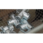 Konstrukční fitinka, spojka ocelových trubek pr. 42,4 mm | pr. 48,3 mm – redukční odbočka 101-C42/D48